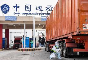 CHINA-GUANGXI-DONGXING-IMMIGRATION INSPECTION-RESUMPTION (CN)