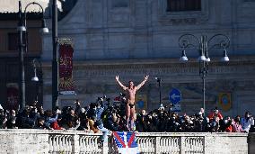 ITALY-ROME-NEW YEAR-DIVING