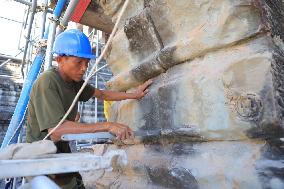 CAMBODIA-SIEM REAP-ANGKOR WAT-CENTRAL TOWER-RESTORATION