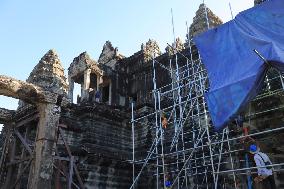 CAMBODIA-SIEM REAP-ANGKOR WAT-CENTRAL TOWER-RESTORATION