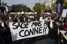 Demonstration Of Midwives On Strike - Paris