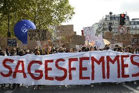 Demonstration Of Midwives On Strike - Paris