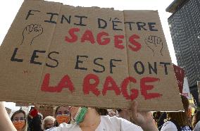 Demonstration Of Midwives On Strike - Paris