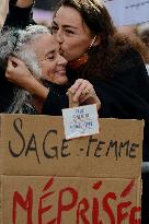 Midwives Protest - Paris