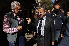 Nicolas Sarkozy Dedicates His New Book Promenades - Bordeaux