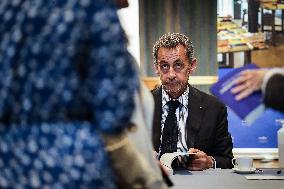 Nicolas Sarkozy Dedicates His New Book Promenades - Bordeaux