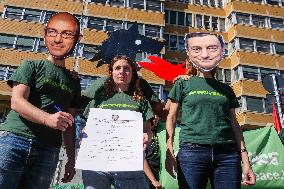 Protest against the Greenwashing policy of the Italian Ministry