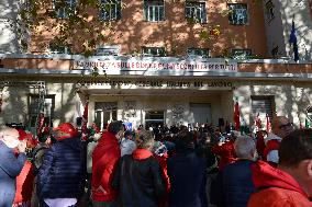 Anti-vax protesters targeted the CGIL trade union headquarters - Rome