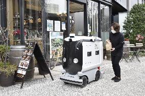 Delivery robot test in Tokyo