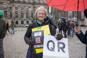 HEALTH-CORONAVIRUS/NETHERLANDS PROTEST