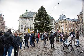 HEALTH-CORONAVIRUS/NETHERLANDS PROTEST