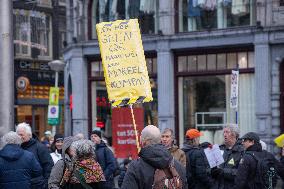HEALTH-CORONAVIRUS/NETHERLANDS PROTEST