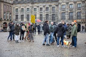 HEALTH-CORONAVIRUS/NETHERLANDS PROTEST