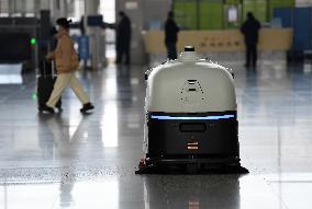 CHINA-ANHUI-RAILWAY STATION-ROBOTS (CN)