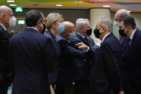 Xinhua Headlines: What are related parties calculating amid massive military buildup regarding Ukraine?