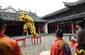 CHINA-ZHEJIANG-ANCIENT TOWN-LION DANCE TEAM (CN)