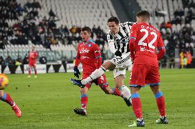 SOCCER-ITALY-JUV-NAP/REPORT