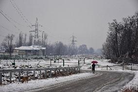 KASHMIR-WEATHER/SNOW