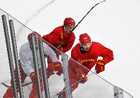 (BEIJING 2022)CHINA-BEIJING-OLYMPIC WINTER GAMES-ICE HOCKEY-MEN-TRAINING-YE JINGUANG