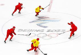 (BEIJING 2022)CHINA-BEIJING-OLYMPIC WINTER GAMES-ICE HOCKEY-MEN-TRAINING-YE JINGUANG