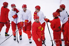 (BEIJING 2022)CHINA-BEIJING-OLYMPIC WINTER GAMES-ICE HOCKEY-MEN-TRAINING-YE JINGUANG