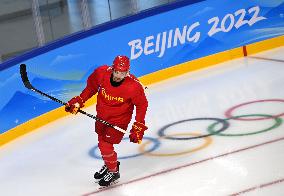 (BEIJING 2022)CHINA-BEIJING-OLYMPIC WINTER GAMES-ICE HOCKEY-MEN-TRAINING-YE JINGUANG