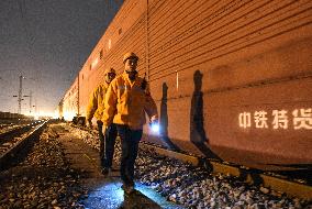 CHINA-GUANGXI-LIUZHOU-FREIGHT TRAIN-MAINTENANCE (CN)