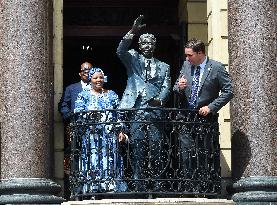 SOUTH AFRICA-CAPE TOWN-PARLIAMENT FIRE-CITY HALL-HANDOVER