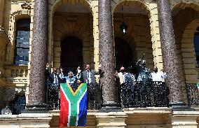 SOUTH AFRICA-CAPE TOWN-PARLIAMENT FIRE-CITY HALL-HANDOVER