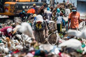 Plastic Waste Scavengers - Indonesia