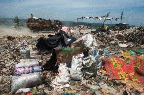 Plastic Waste Scavengers - Indonesia