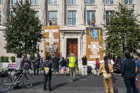 Members of Extinction Rebellion protest at the US Chamber of Commerce