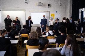 Jean-Michel Blanquer visits a high school on the eve of the national hommage for Samuel Paty - Paris