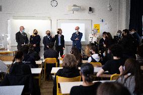 Jean-Michel Blanquer visits a high school on the eve of the national hommage for Samuel Paty - Paris