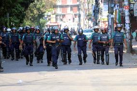 Protesters Clash With Police - Dhaka