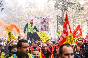 Firefighters Protest - Paris