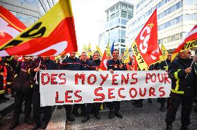 Firefighters Protest - Paris