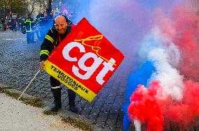 Firefighters Protest - Paris