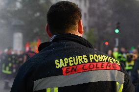 Firefighters Protest - Paris