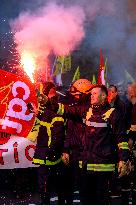 Firefighters Protest - Paris