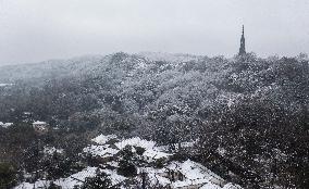 CHINA-ZHEJIANG-WEST LAKE-SNOW (CN)