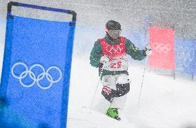 (BEIJING 2022)CHINA-BEIJING-OLYMPIC WINTER GAMES-FREESTYLE SKIING MOGULS-TRAINING SESSION (CN)