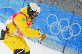 (BEIJING 2022)CHINA-BEIJING-OLYMPIC WINTER GAMES-FREESTYLE SKIING MOGULS-TRAINING SESSION (CN)