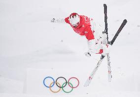 (BEIJING2022) CHINA-ZHANGJIAKOU-OLYMPIC WINTER GAMES-FREESTYLE SKIING-MEN'S MOGULS QUALIFICATION (CN)