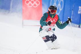 (BEIJING2022) CHINA-ZHANGJIAKOU-OLYMPIC WINTER GAMES-FREESTYLE SKIING-WOMEN'S MOGULS QUALIFICATION (CN)