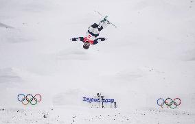 (BEIJING2022) CHINA-ZHANGJIAKOU-OLYMPIC WINTER GAMES-FREESTYLE SKIING-WOMEN'S MOGULS QUALIFICATION (CN)