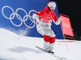 (BEIJING2022) CHINA-ZHANGJIAKOU-OLYMPIC WINTER GAMES-FREESTYLE SKIING-MEN'S MOGULS QUALIFICATION (CN)