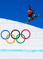 (XHTP)(BEIJING2022)CHINA-ZHANGJIAKOU-OLYMPIC WINTER GAMES-SNOWBOARD-SLOPESTYLE-QUALIFICATION (CN)