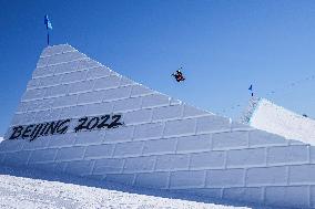 (BEIJING2022)CHINA-ZHANGJIAKOU-OLYMPIC WINTER GAMES-SNOWBOARD-SLOPESTYLE-QUALIFICATION (CN)