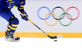 (BEIJING2022)CHINA-BEIJING-OLYMPIC WINTER GAMES-ICE HOCKEY-WOMEN'S PRELIMINARY-CZE VS SWE (CN)